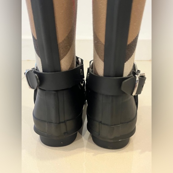 NWOB Burberry Zane Check Harness Rainboot - Picture 5 of 7